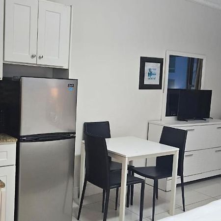 Апартаменти Miami Beachfront With Pool Wifi & Cheap Parking Екстер'єр фото